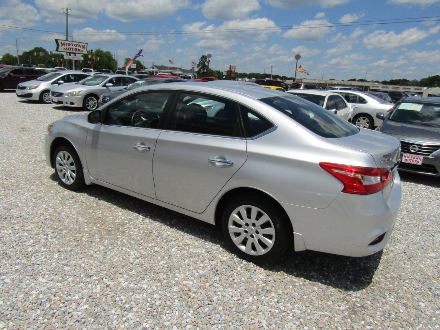 2016 Silver /Gray Nissan Sentra FE+ S (3N1AB7AP5GY) with an 1.8L L4 SFI DOHC 16V engine, Automatic transmission, located at 15016 S Hwy 231, Midland City, AL, 36350, (334) 983-3001, 31.306210, -85.495277 - Photo#5